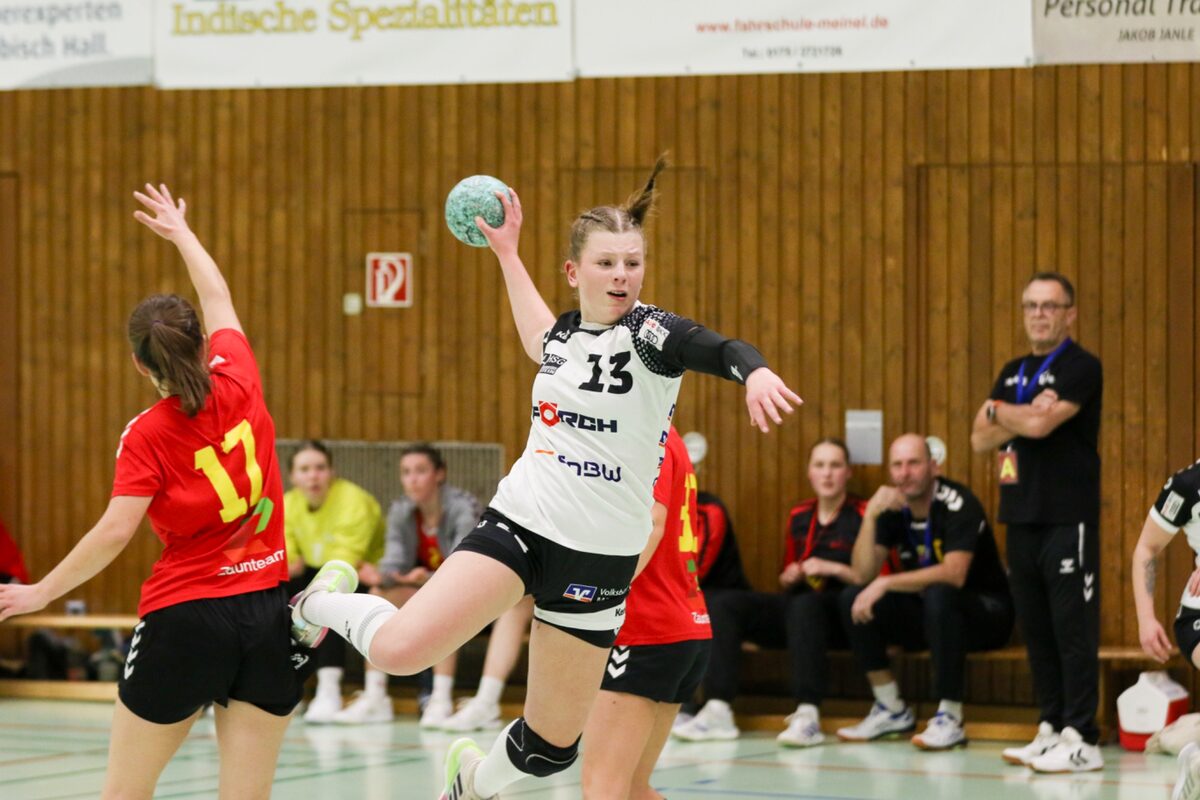 Spielszene Frauen WL-N gegen SSV Hohenacker